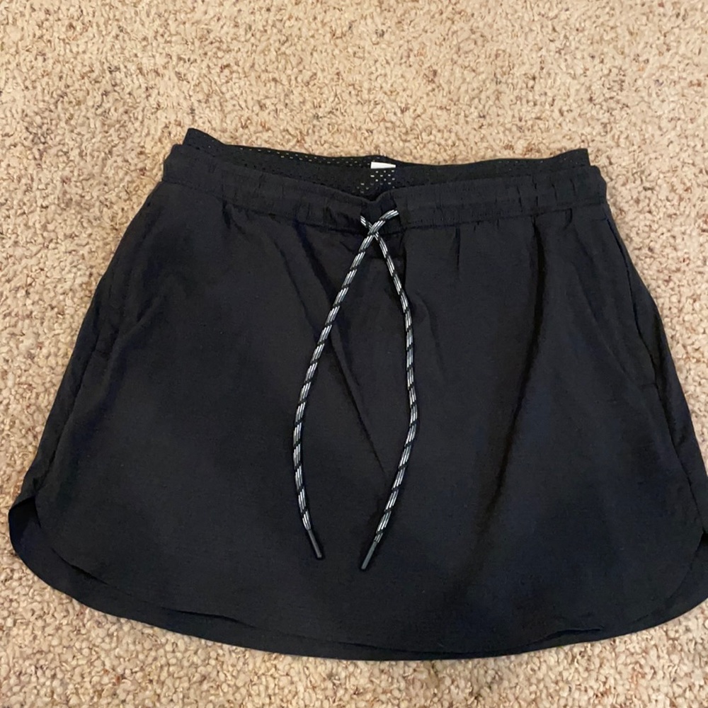 Athleta Black Tennis Skirt w Shorts Size 4